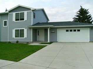 157 Sirocco Dr APT 2, Minot Afb, ND 58704