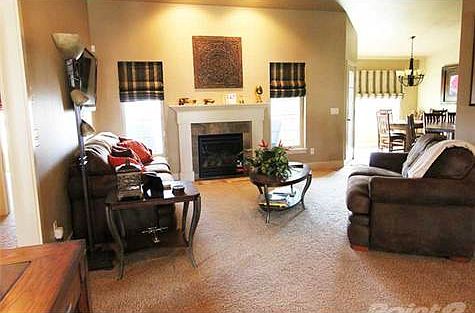 3rd image of 3742 Parkhill Dr
