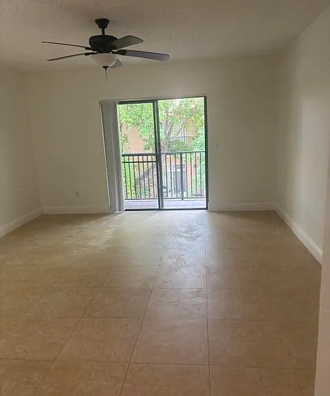 11524 NW 45th St — Photo 9