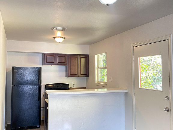 3rd image of 3038 Hicks Ave