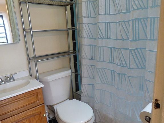 5th image of 365 Sterling Pl APT 4