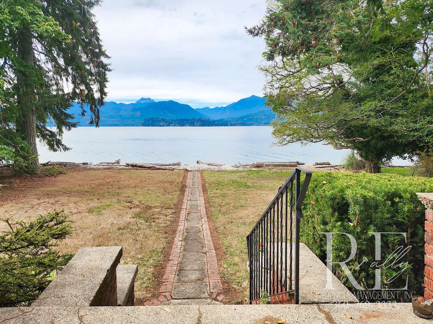 Waterfront Tudor | Private, Vintage Charm — Photo 2