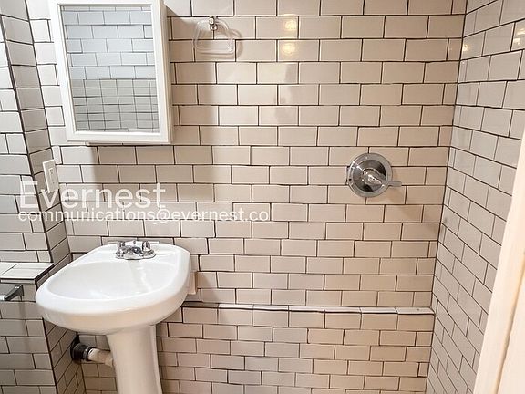 5th image of 8102 4th Ave S #B