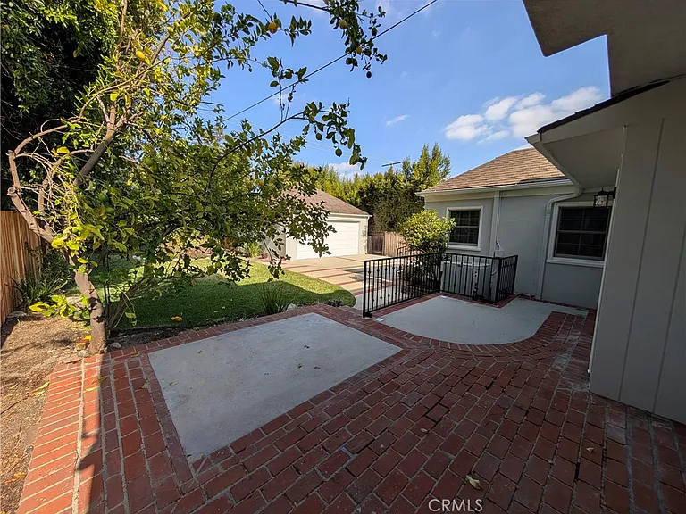 582 N Sunnyslope Ave — Photo 64