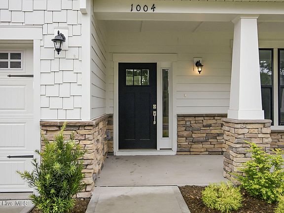 3rd image of 1004 Fawn Valley Way