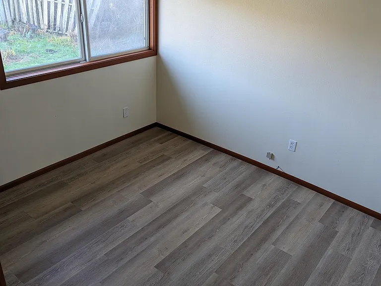 2136 NW Jetty Ave — Photo 20