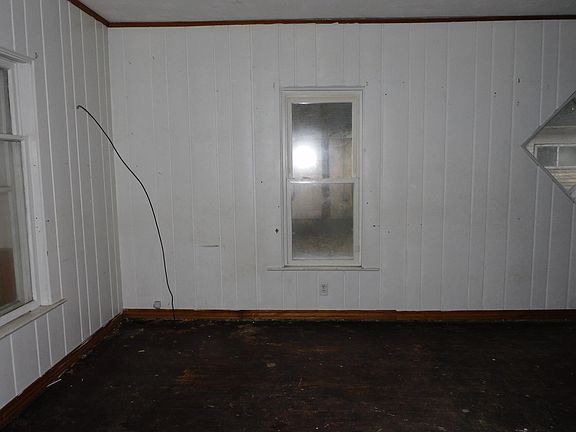 3rd image of 93 Somerset Ave