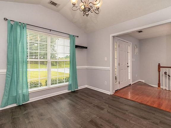 3rd image of 834 Tyler Woods Dr