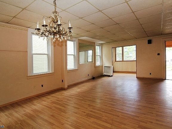 3rd image of 73 Norwood Ave