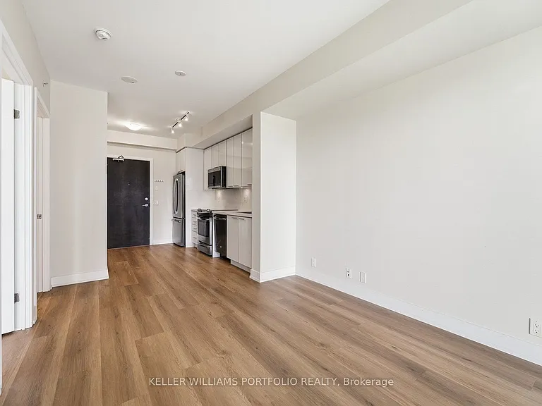 10 Park Lawn Rd #524 — Photo 11