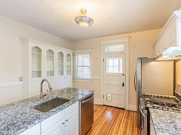 5th image of 2553 N Gaylord St