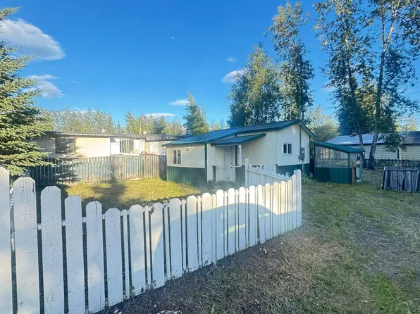 859 Runamuck Ave, North Pole, AK 99705