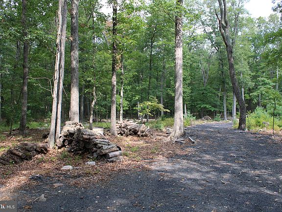 5th image of 12 Evergreen Farms Dr