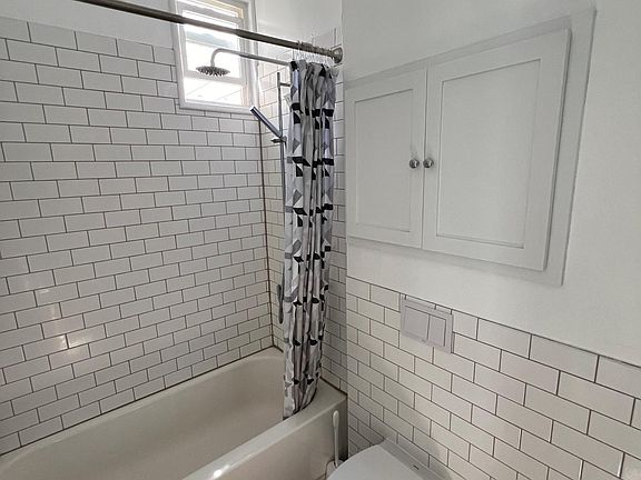 5th image of 3233 Octavia St APT 3