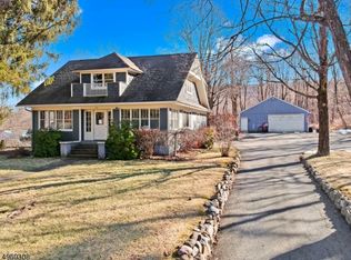 1102 Weldon Rd, Oak Ridge, NJ 07438