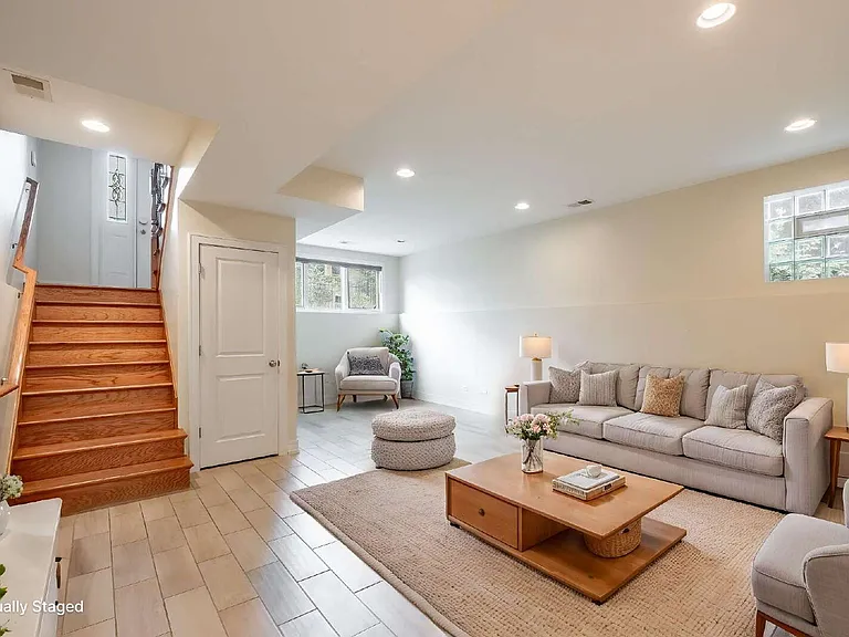 1110 N Christiana Ave — Photo 20