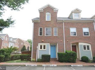 1123 N Stuart St, Arlington, VA 22201