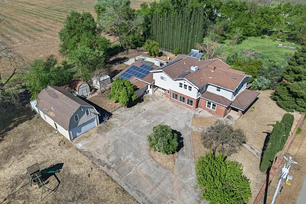 2036 Lewis Rd photo 1