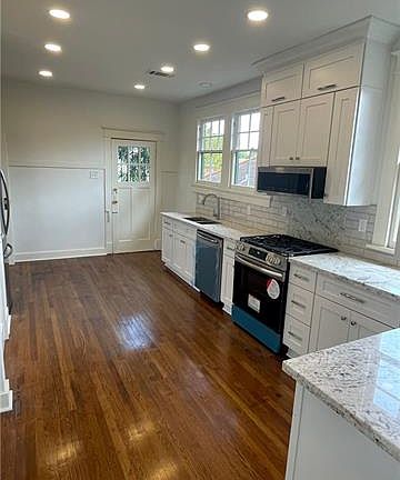 5th image of 2825 Broadway St #2825