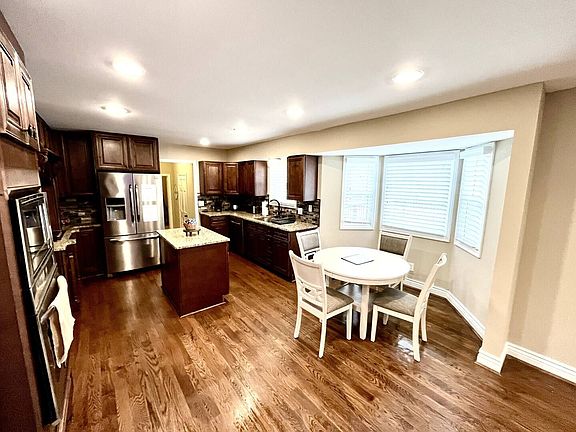 3rd image of 7184 Gregory Creek Ln