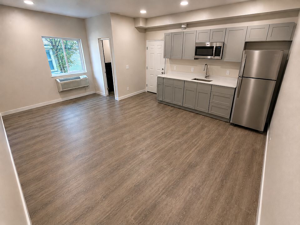 1st image of 412 Spotswood St #4