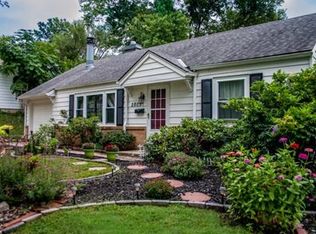 2805 W 76th St, Prairie Village, KS 66208