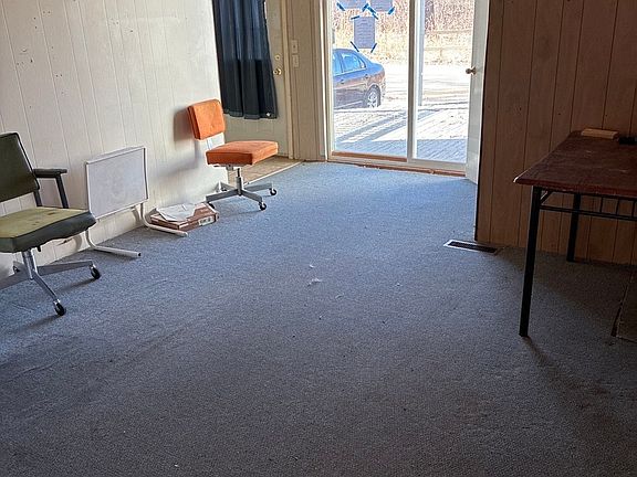 4th image of 804 Monroe Ave