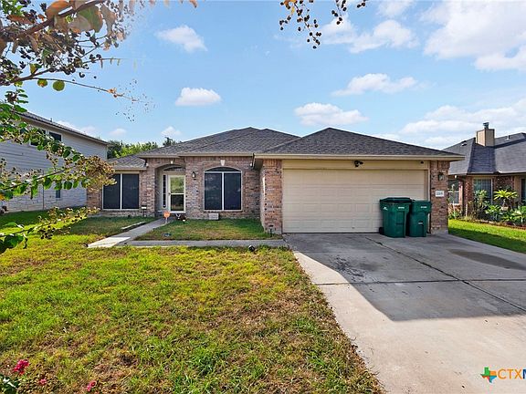 2nd image of 2215 Memory Ln