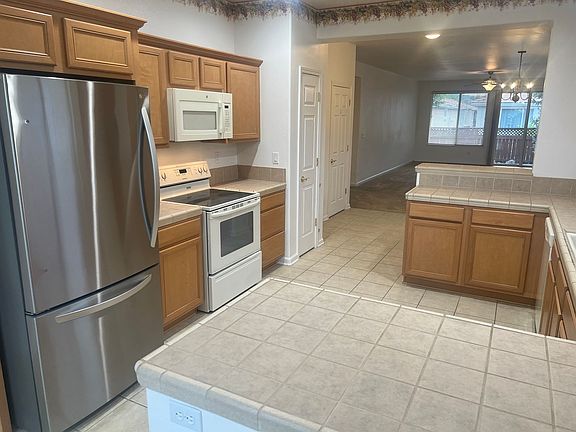 5th image of 1439 Medolla Dr