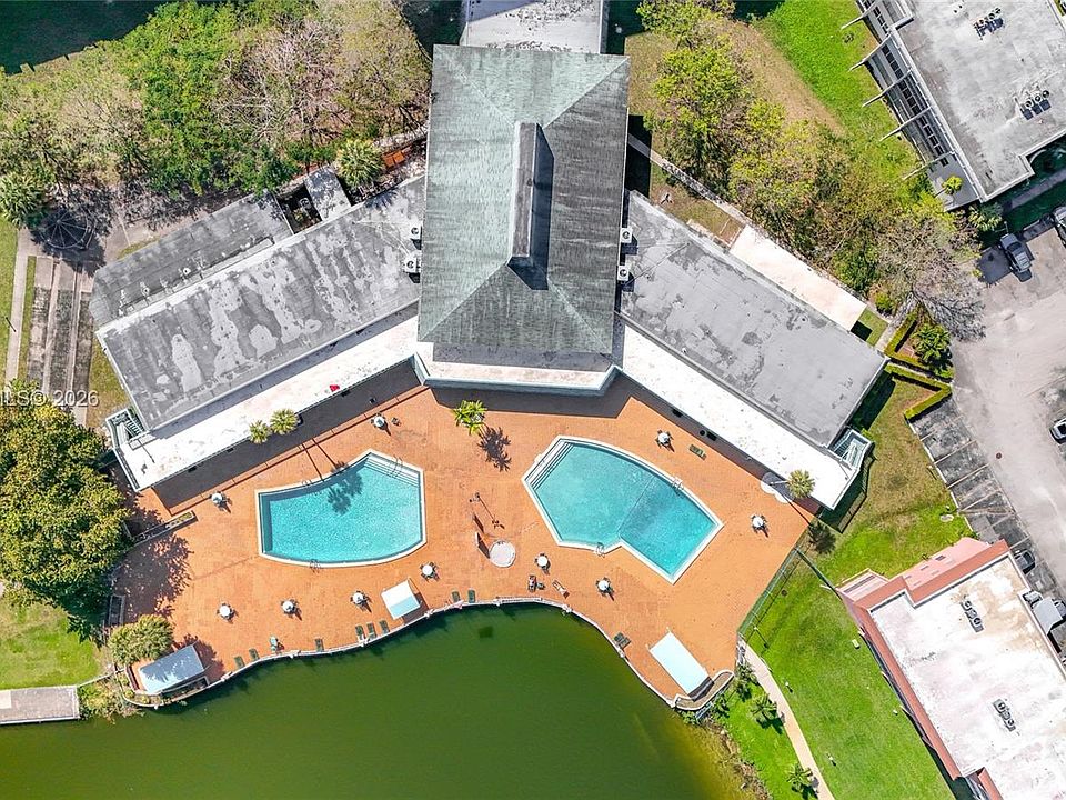1st image of 1401 NE Miami Gardens Dr APT 286