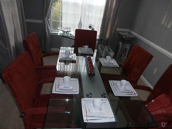 ;arge DR - can fit 8 seater