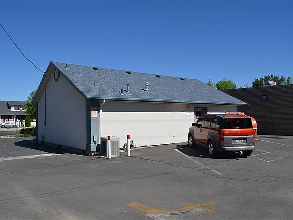 2nd image of 1956 Shoup Ave E