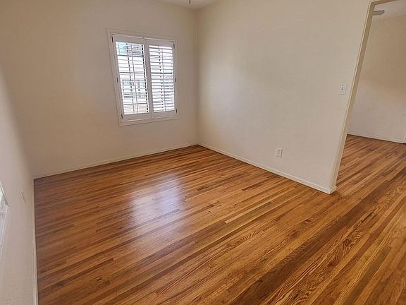 5th image of 2519 Congress St #25175-B