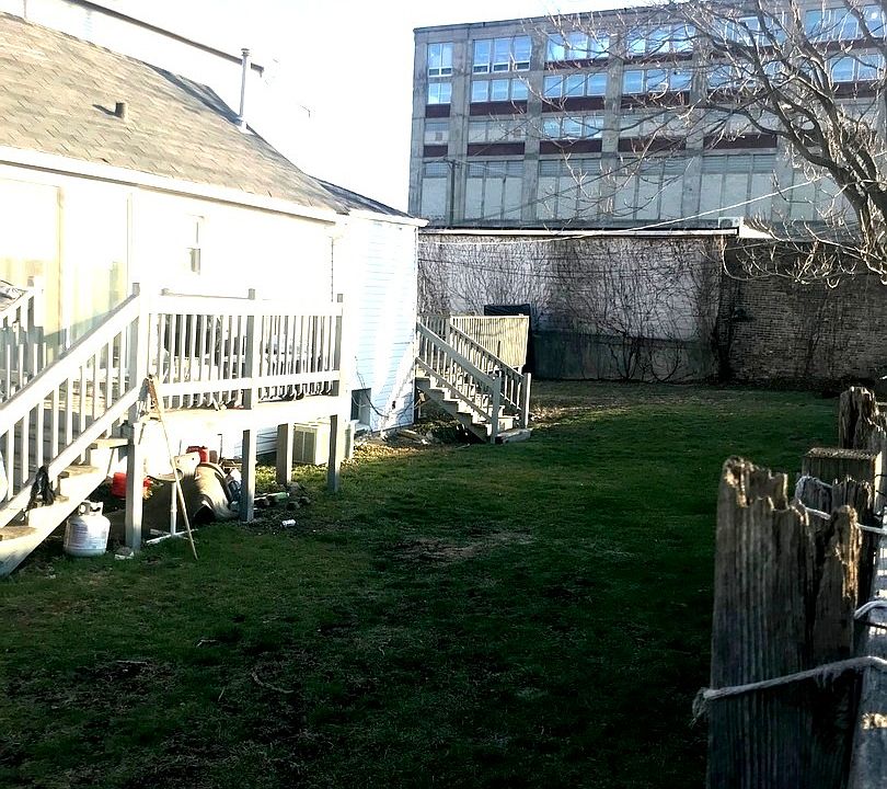 2nd image of 561 W Cullerton St