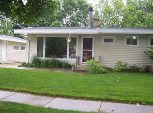 7255 Edgehill Rd, Greendale, WI 53129