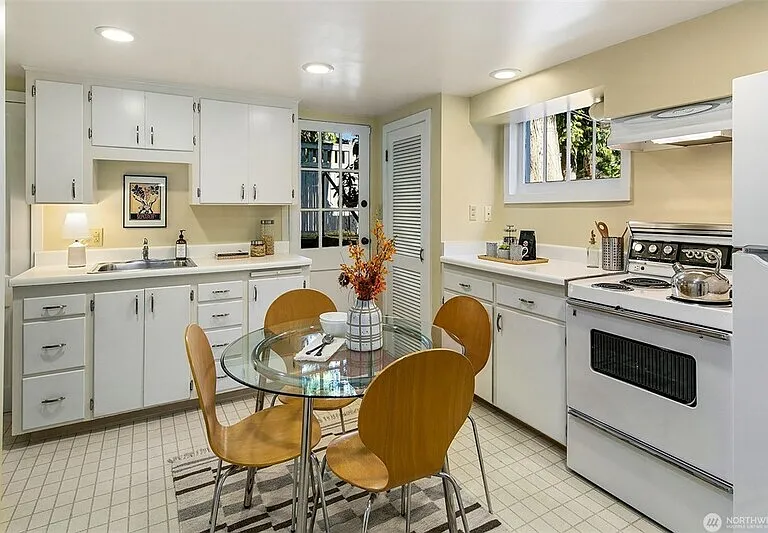 707 Lake Washington Blvd S — Photo 23