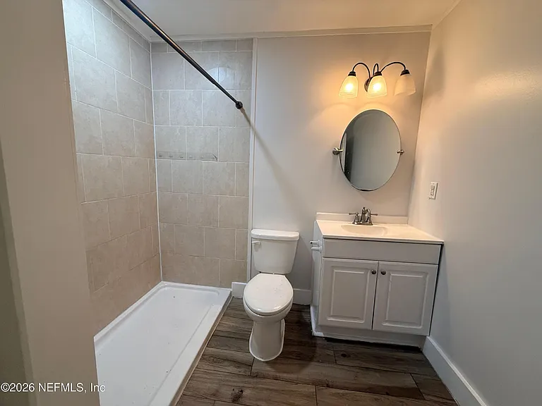1226 Clark St — Photo 8