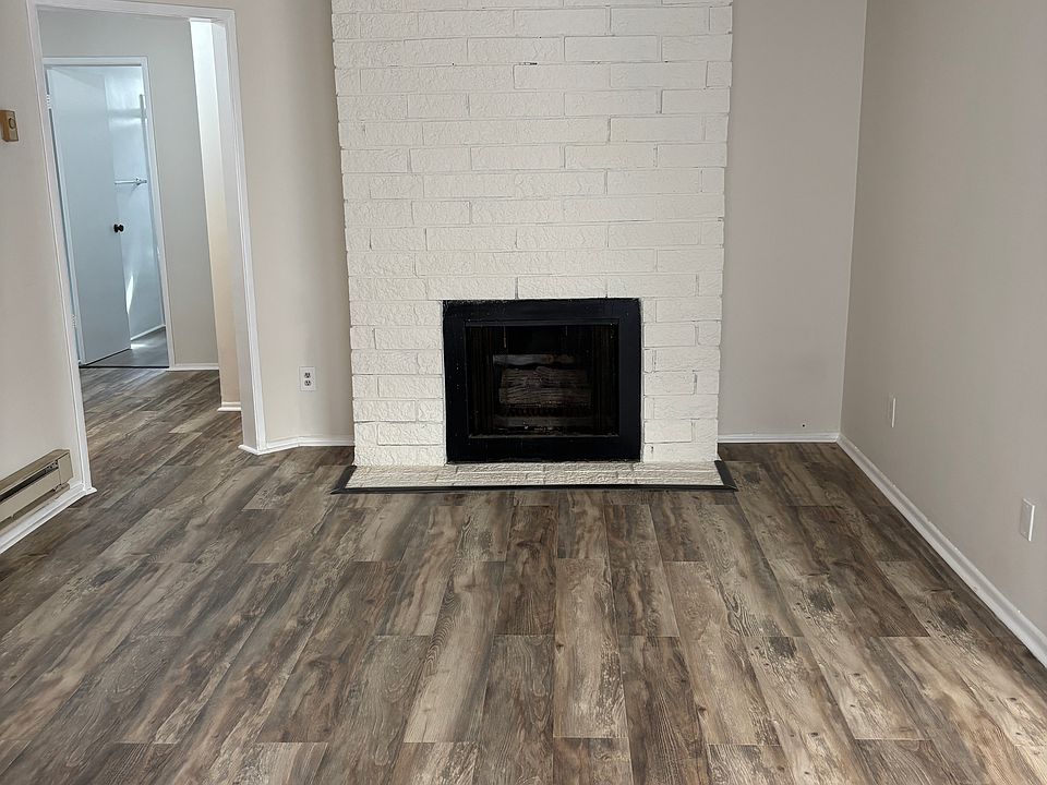 1st image of 1814 S Bundy Dr APT 3