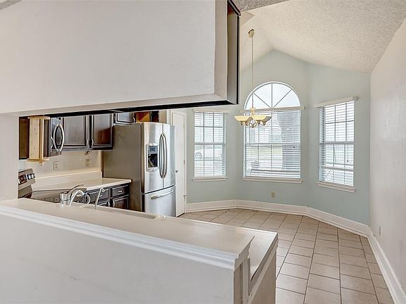 5th image of 2325 Cuesta Ln