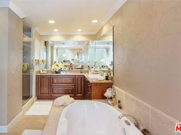 5721 S Crescent Park APT 203, Playa Vista, CA 90094