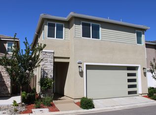 2060 N Walker Ln, Clovis, CA 93619