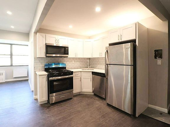 3rd image of 830 Magenta St APT 2E
