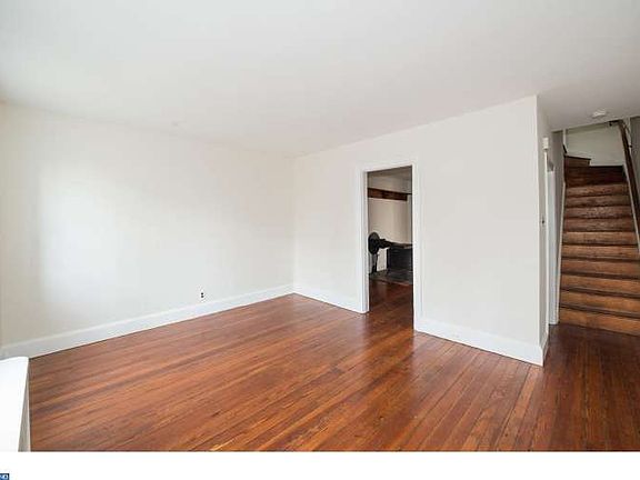 4th image of 39 W Willow Grove Ave