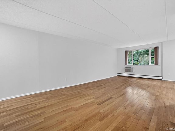 4th image of 4 Consulate Drive #3C