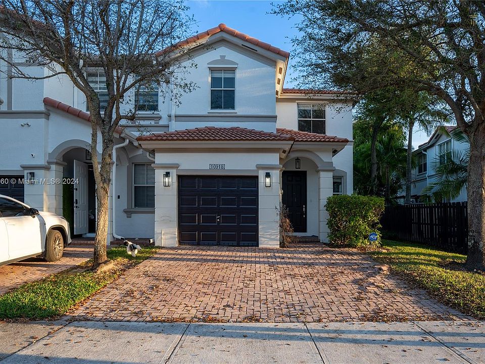 1st image of 10918 NW 79th St