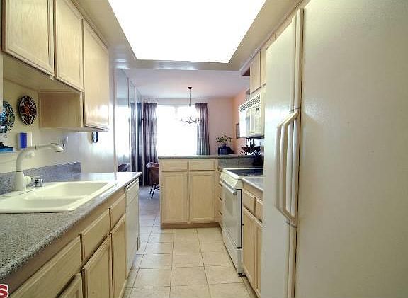 4th image of 900 Euclid St APT 304