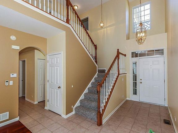 2nd image of 1323 Tamarack Dr