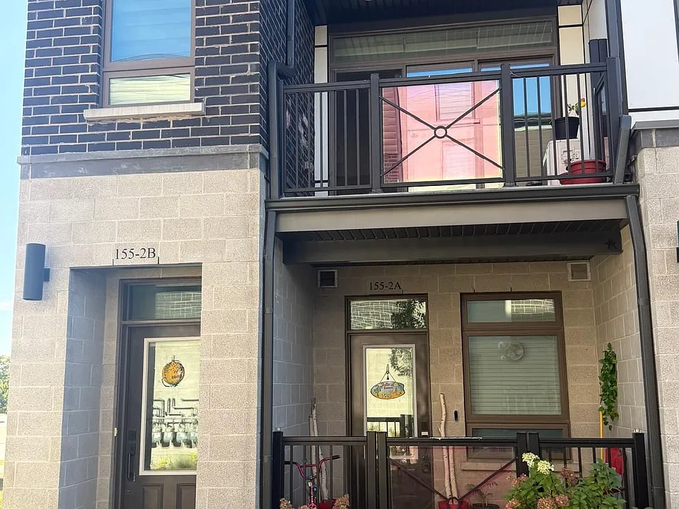 155 Thomas Slee Dr #2B