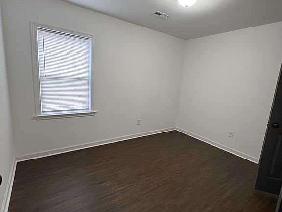 2nd image of 401 Hilltop Dr #504