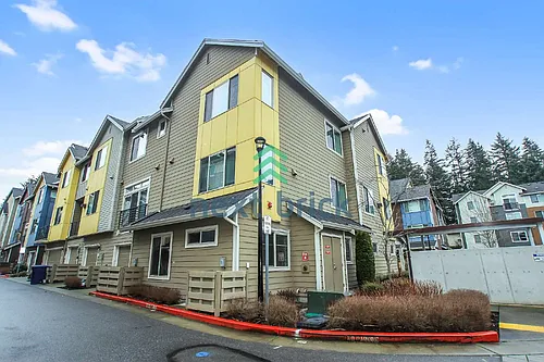 1438 158th Ct NE Photo 1